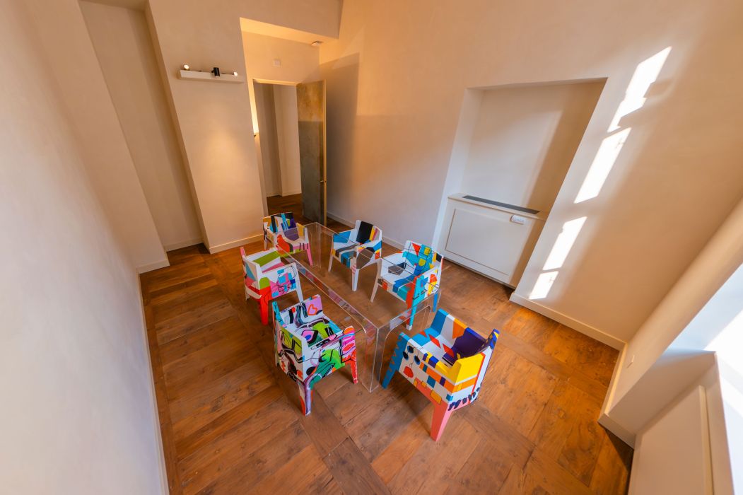 Arredo pop Sala della Conciliazione Piano Nobile Palazzo Saluzzo Paesana