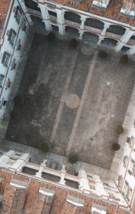 Ripresa aerea di Palazzo Saluzzo Paesana